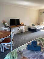 Lakeside Lodge Motel