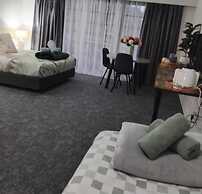 Lakeside Lodge Motel