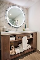 Doubletree by Hilton Monroe Township Cranbury