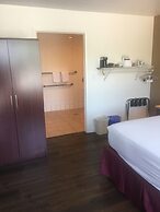 Kings Inn Anaheim at the Park & Convention Center