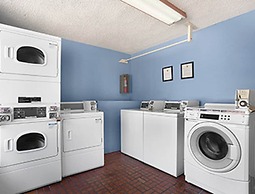 Kings Inn Anaheim at the Park & Convention Center