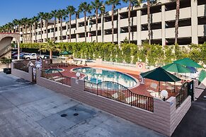 Kings Inn Anaheim at the Park & Convention Center
