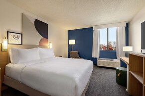 Spark by Hilton Germantown Washington DC North
