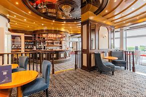 Bournemouth Carlton Hotel by Belvilla