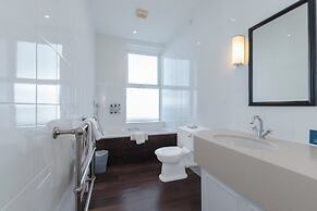 Bournemouth Carlton Hotel by Belvilla