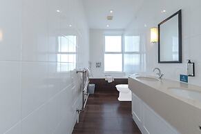 Bournemouth Carlton Hotel by Belvilla