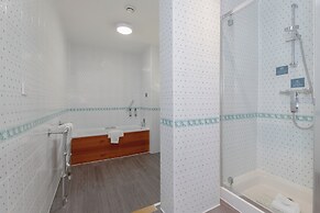 Bournemouth Carlton Hotel by Belvilla