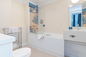 Bournemouth Carlton Hotel by Belvilla