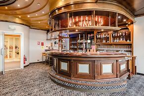 Bournemouth Carlton Hotel by Belvilla