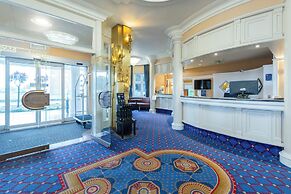 Bournemouth Carlton Hotel by Belvilla