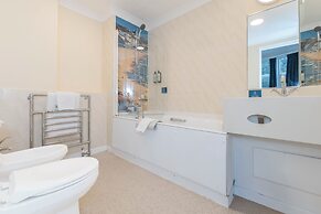 Bournemouth Carlton Hotel by Belvilla