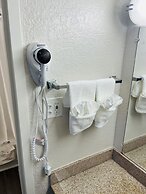 La Quinta Inn by Wyndham West Palm Beach - Florida Turnpike