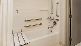 Holiday Inn Express Minneapolis West Plymouth by IHG