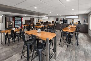 Days Inn by Wyndham Pierre