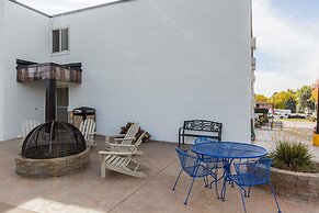 Days Inn by Wyndham Pierre