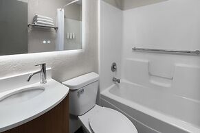 Days Inn by Wyndham Pierre