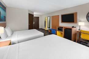Days Inn by Wyndham Pierre