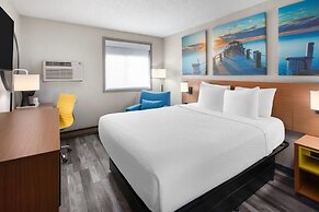 Days Inn by Wyndham Pierre