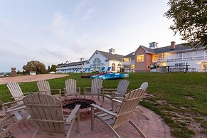 Baymont by Wyndham St. Ignace Lakefront