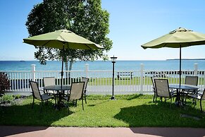 Baymont by Wyndham St. Ignace Lakefront