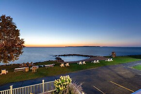 Baymont by Wyndham St. Ignace Lakefront