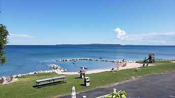 Baymont by Wyndham St. Ignace Lakefront