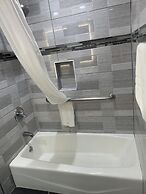 Mirage Inn and Suites