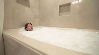 Ann Arbor Regent Hotel & Suites