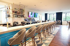 DoubleTree by Hilton Clarksville Riverview