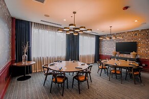 DoubleTree by Hilton Clarksville Riverview