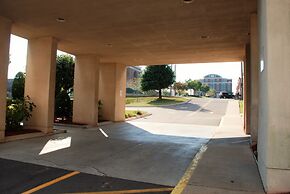 DoubleTree by Hilton Clarksville Riverview