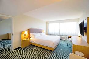 DoubleTree by Hilton Clarksville Riverview