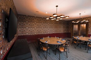 DoubleTree by Hilton Clarksville Riverview