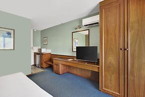 The Clifton Motel