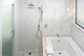 The Volare, an Ascend Collection Hotel