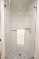 The Volare, Ascend Hotel Collection