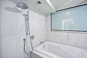 The Volare, Ascend Hotel Collection