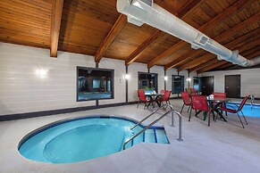 Days Inn & Suites by Wyndham Wisconsin Dells