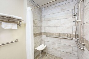 Days Inn & Suites by Wyndham Wisconsin Dells