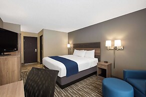 Days Inn & Suites by Wyndham Wisconsin Dells