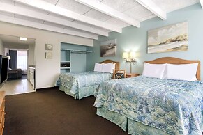 Days Inn & Suites by Wyndham Jekyll Island