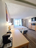 Days Inn & Suites by Wyndham Jekyll Island