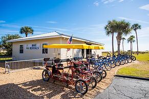 Days Inn & Suites by Wyndham Jekyll Island