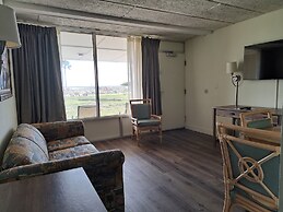 Days Inn & Suites by Wyndham Jekyll Island