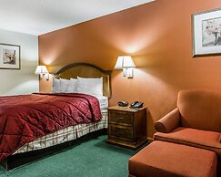 Econo Lodge Inn & Suites
