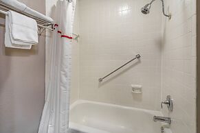 Red Roof Inn & Suites Sulphur Springs