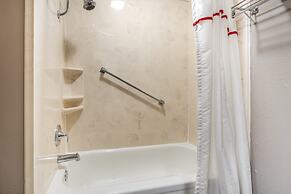 Red Roof Inn & Suites Sulphur Springs