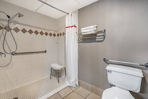 Red Roof Inn & Suites Sulphur Springs