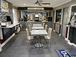 Days Inn by Wyndham Forest