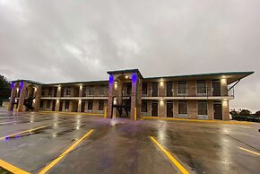 Days Inn by Wyndham Forest